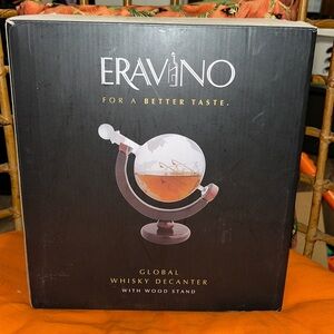 Eravino global whiskey decanter! New in box!